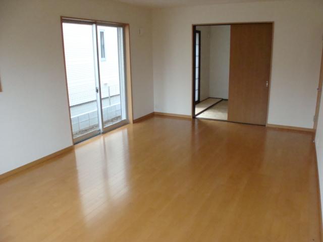 Same specifications photos (living). Enforcement example