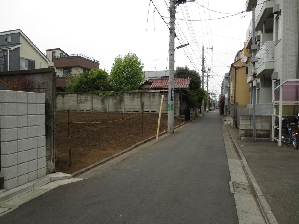 Local photos, including front road. Local (April 2013) Shooting