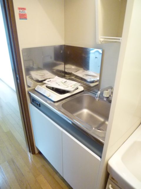 Kitchen. Is Gasukitchin of 1-neck