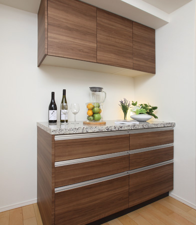 Kitchen.  [Cupboard] The back of the kitchen, Standard equipped with a cupboard that the tableware can be neatly stored. Also, Also provided back counter that can be used as housework space at the bottom.  ※ A ・ Except B type