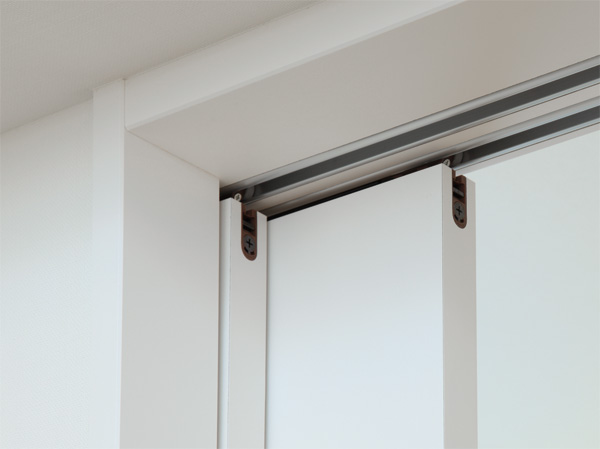 Interior.  [Soft-close sliding door] Sliding door, which was adopted in the partition of the dwelling unit is soft-close specification. To absorb the momentum of the door, Rest assured close to software. (More than me in the room photo is all model room D type (menu plan 1) ・ Including some paid options ・ Application deadline There)