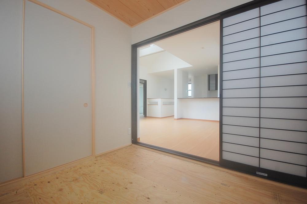 Non-living room. Japanese-style room 4.5 Pledge