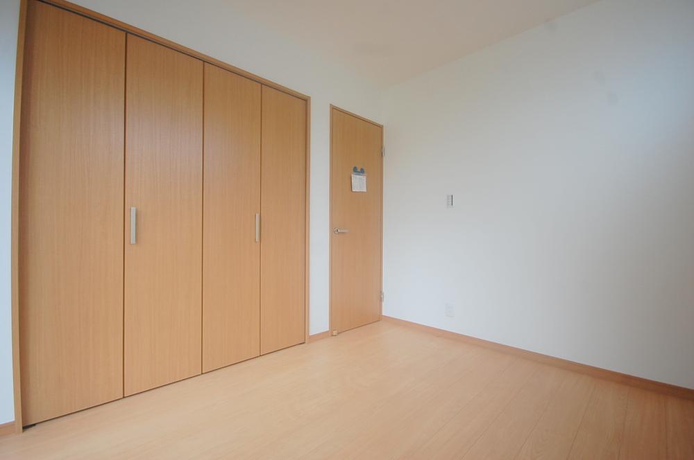 Non-living room. Western style room 5.25 Pledge