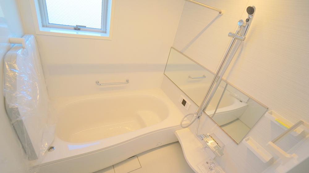 Same specifications photo (bathroom). Bathroom same specifications