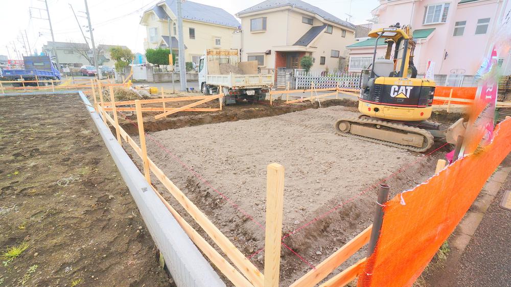 Local appearance photo. Local (11 May 2013) Shooting