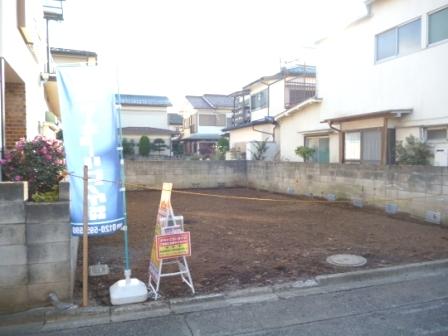 Local photos, including front road. Local (12 May 2013) Shooting