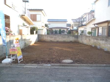 Local photos, including front road. Local (12 May 2013) Shooting