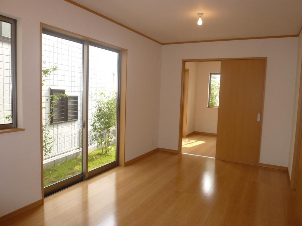 Same specifications photos (living). Same specifications