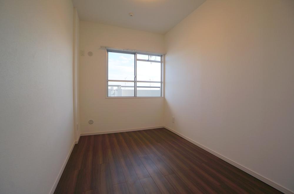 Other introspection. Western style room