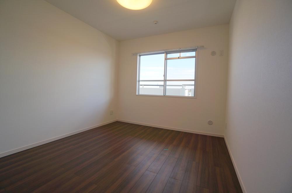 Other introspection. Western style room