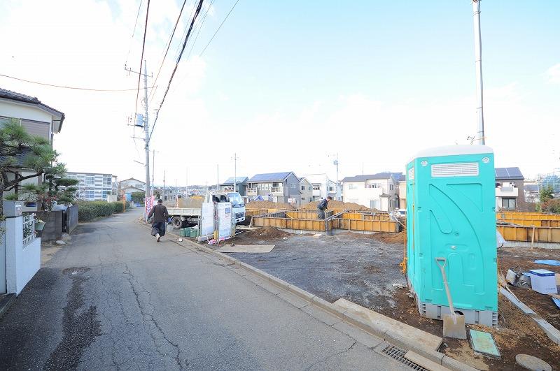 Local photos, including front road. Local (12 May 2013) Shooting