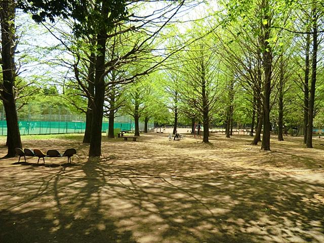 park. 1440m to large South Park