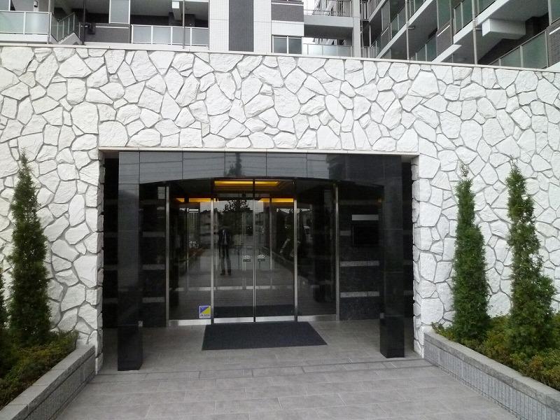 Entrance. Common areas