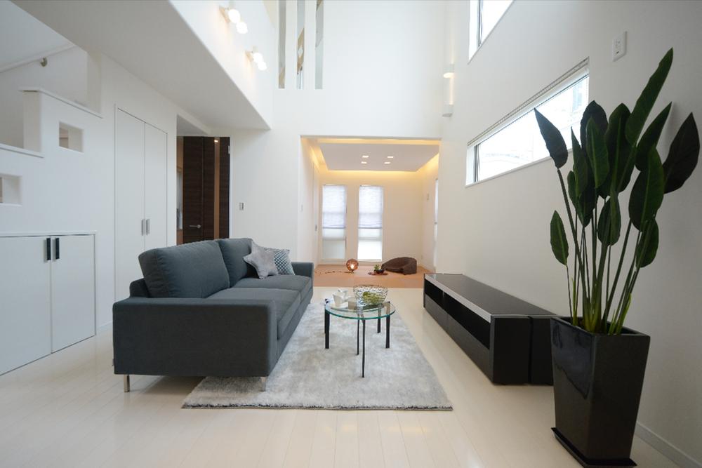 Same specifications photos (living). Example of construction