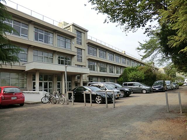 Junior high school. Musashimurayama 890m to stand first junior high school