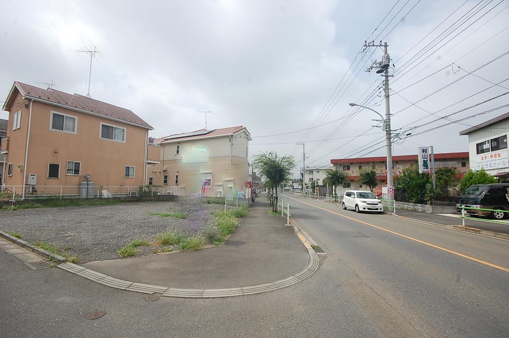 Local photos, including front road. Local shooting