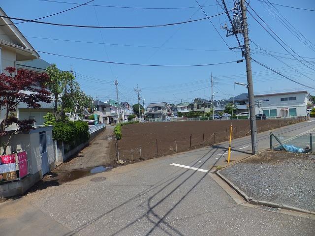 Local photos, including front road. Local (May 2013) Shooting