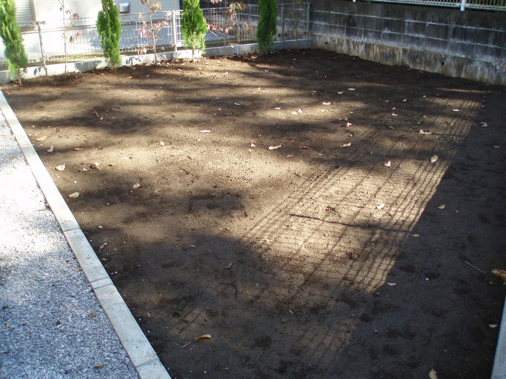 Garden. It is a vast Building 2 of the garden, Also good barbecue, Also good fit pet and Jarre.