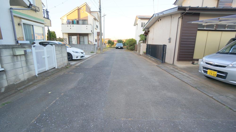 Local photos, including front road. Current state November shooting