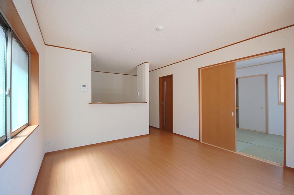 Same specifications photos (living). Example of construction