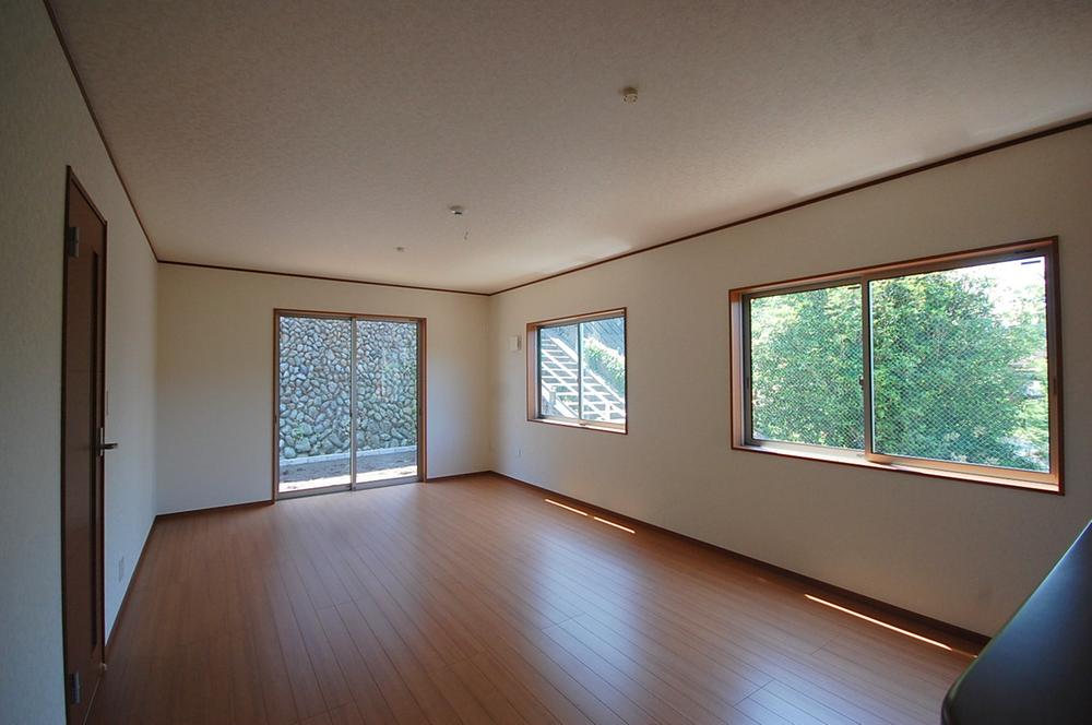 Same specifications photos (living). Example of construction