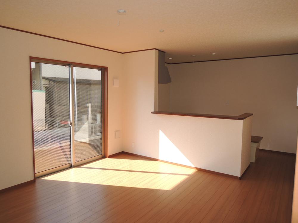 Same specifications photos (living). Pledge LDK15.6 (same specifications)