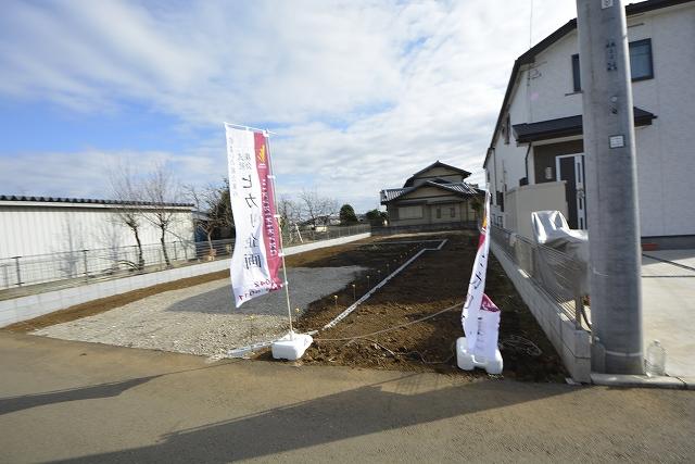 Local photos, including front road. Local (January 2014) Shooting