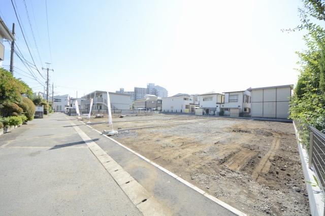 Local photos, including front road. From the northwest side Local (September 2013) Shooting