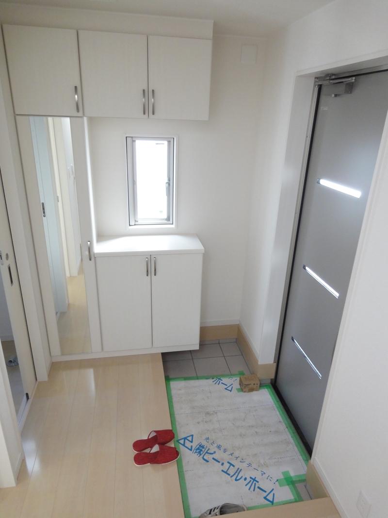 Entrance. (December 2013) Shooting