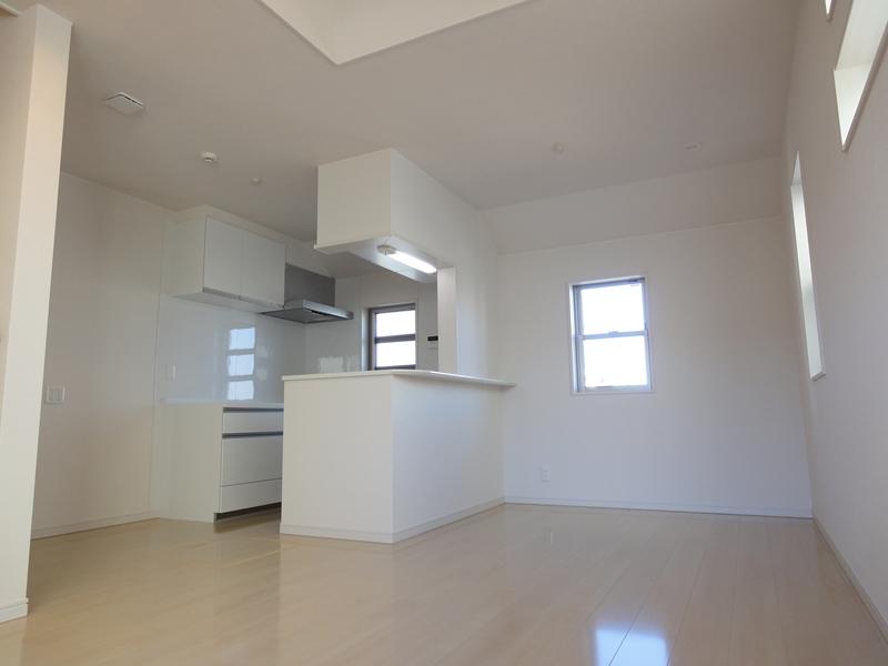 Living. (December 2013) Shooting