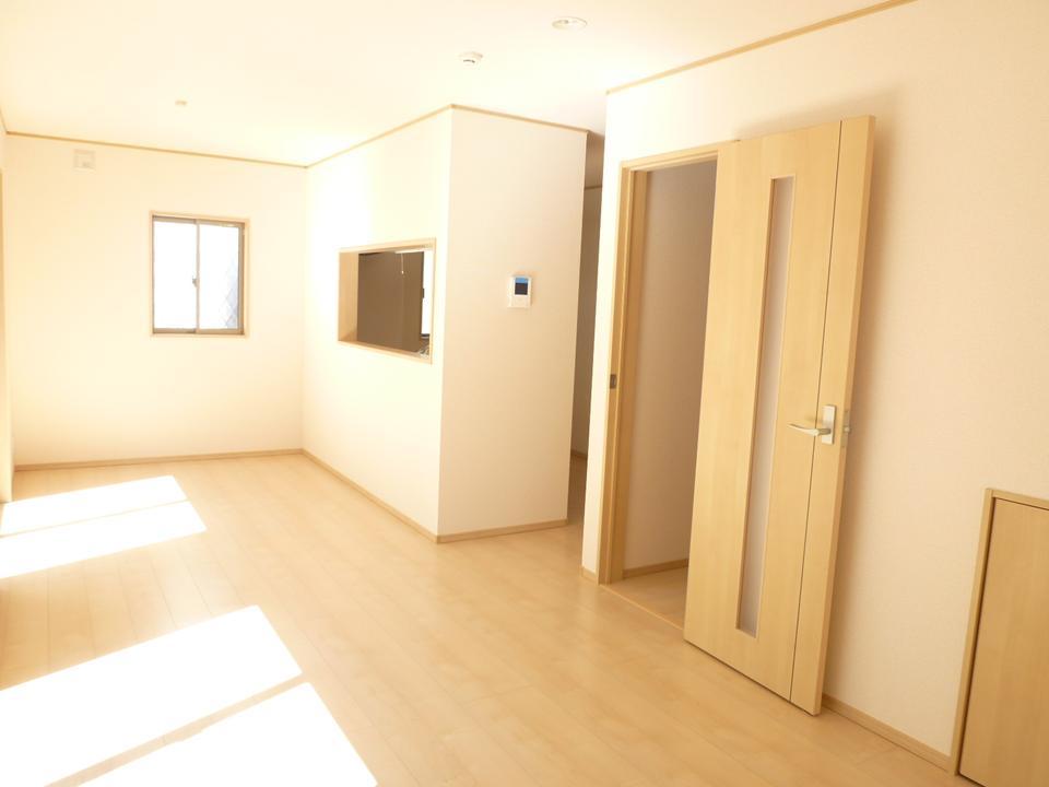 Same specifications photos (living). Same specifications