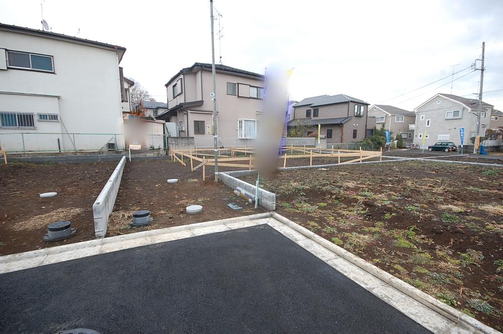 Local photos, including front road. Current state December shooting