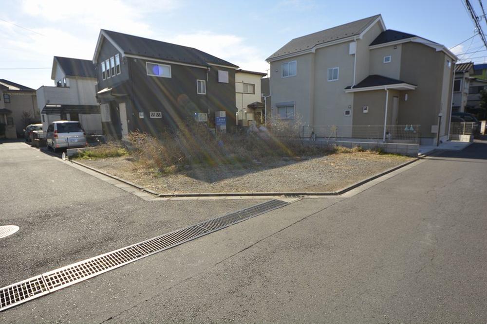 Local land photo. It is open-minded northeast corner lot.