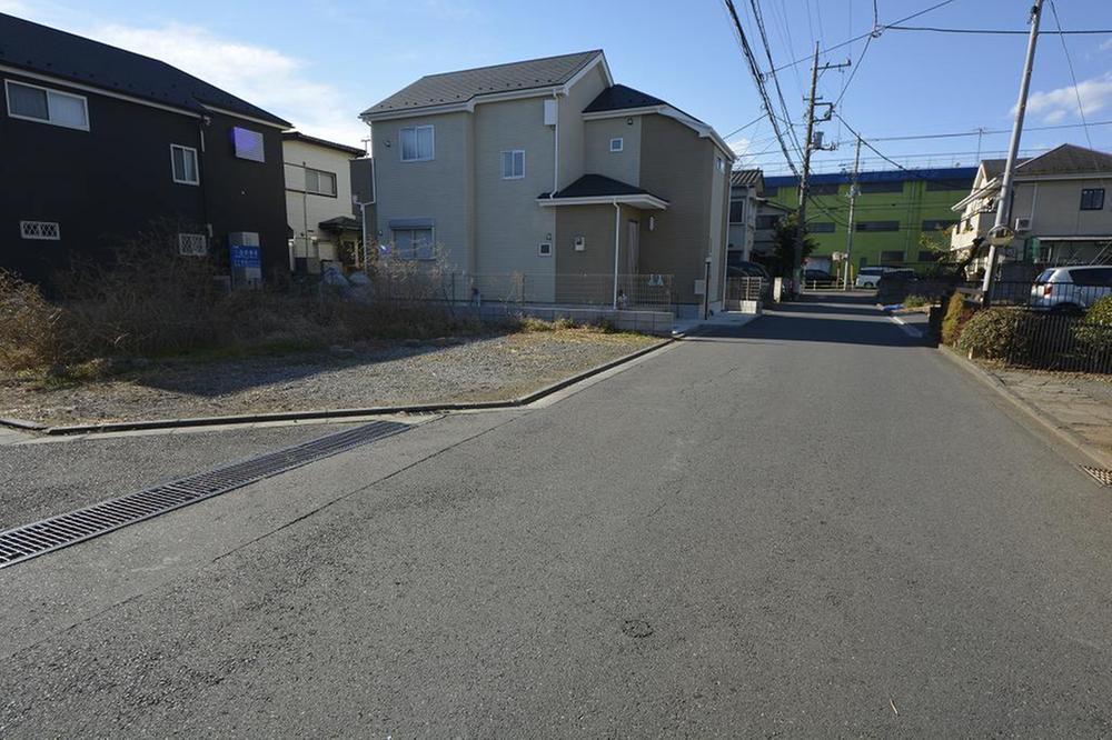 Local photos, including front road. North road Local (12 May 2013) Shooting