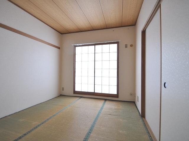 Non-living room. Estate large South Park Japanese-style room