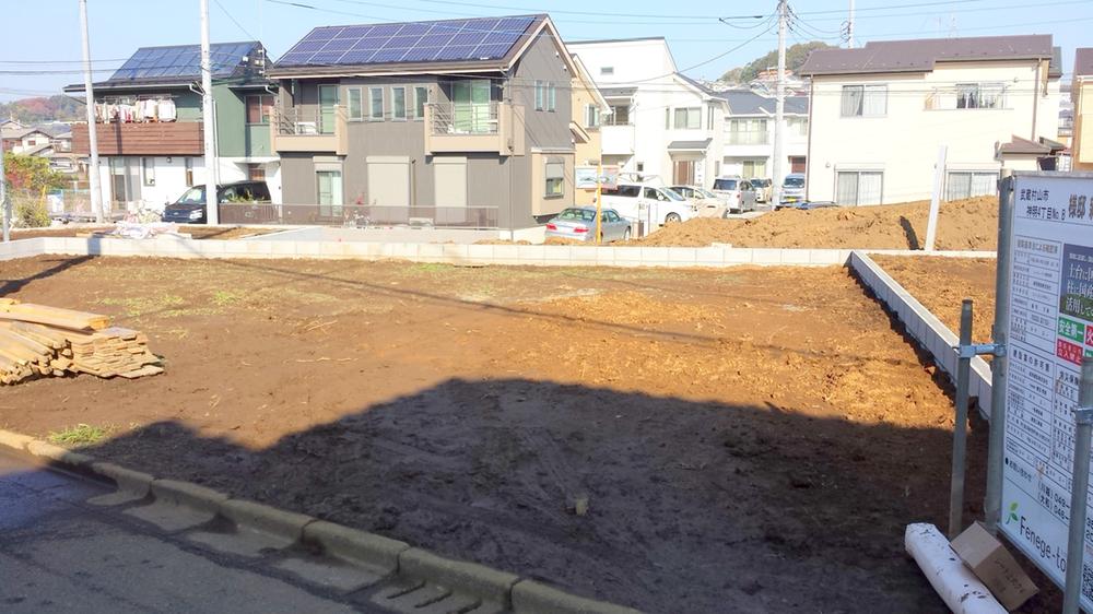 Local appearance photo. Current state November shooting