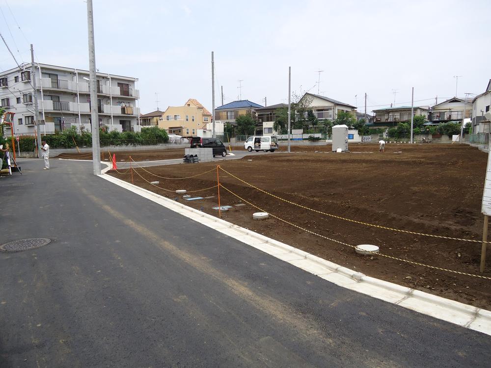 Local photos, including front road. Local (August 2013) Shooting