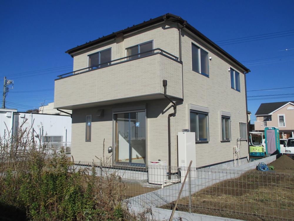 Local appearance photo. Local (11 May 2013) Shooting