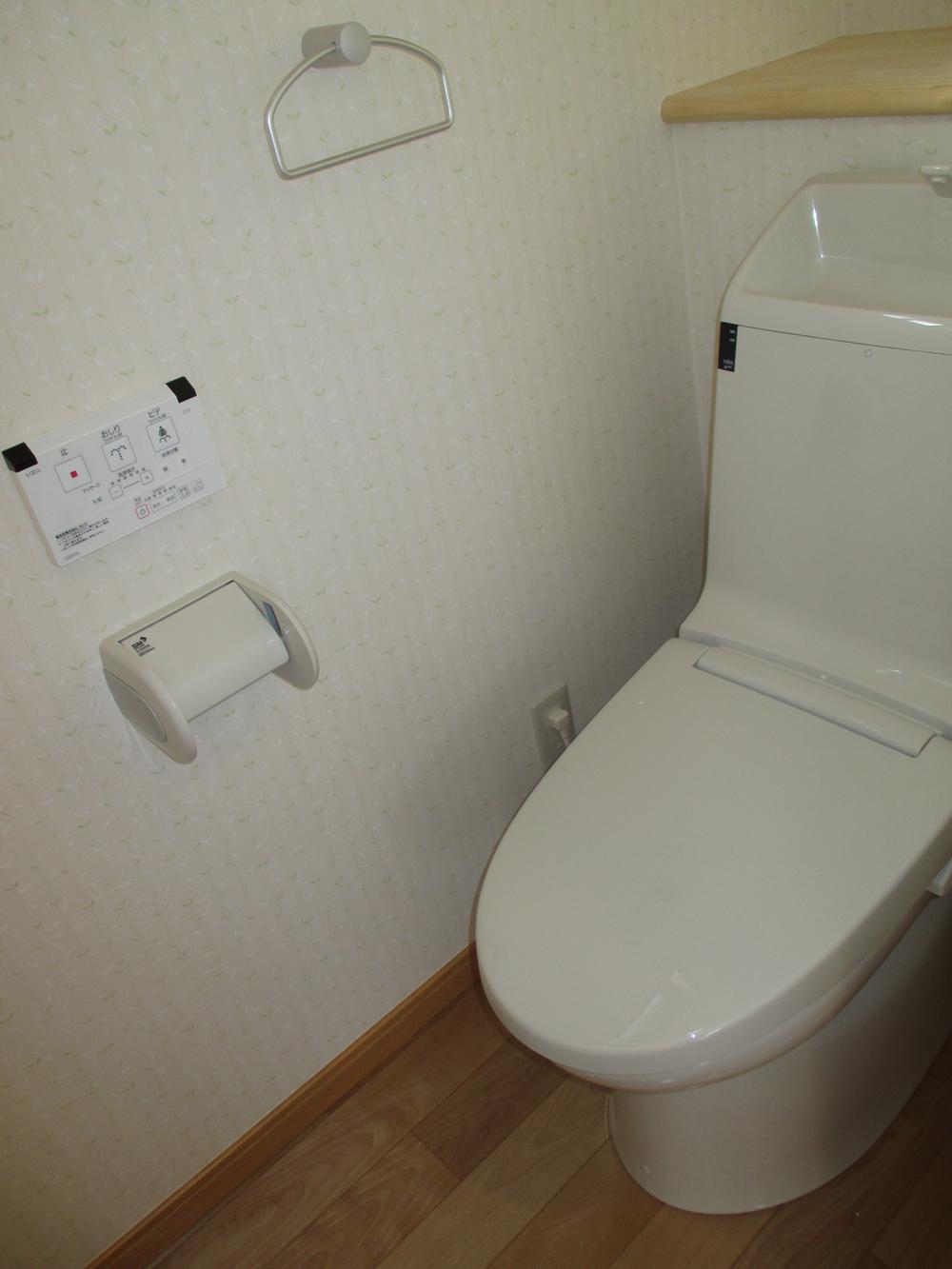 Toilet. Indoor (12 May 2013) Shooting