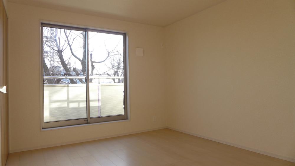 Non-living room. It is the second floor of the Western-style.