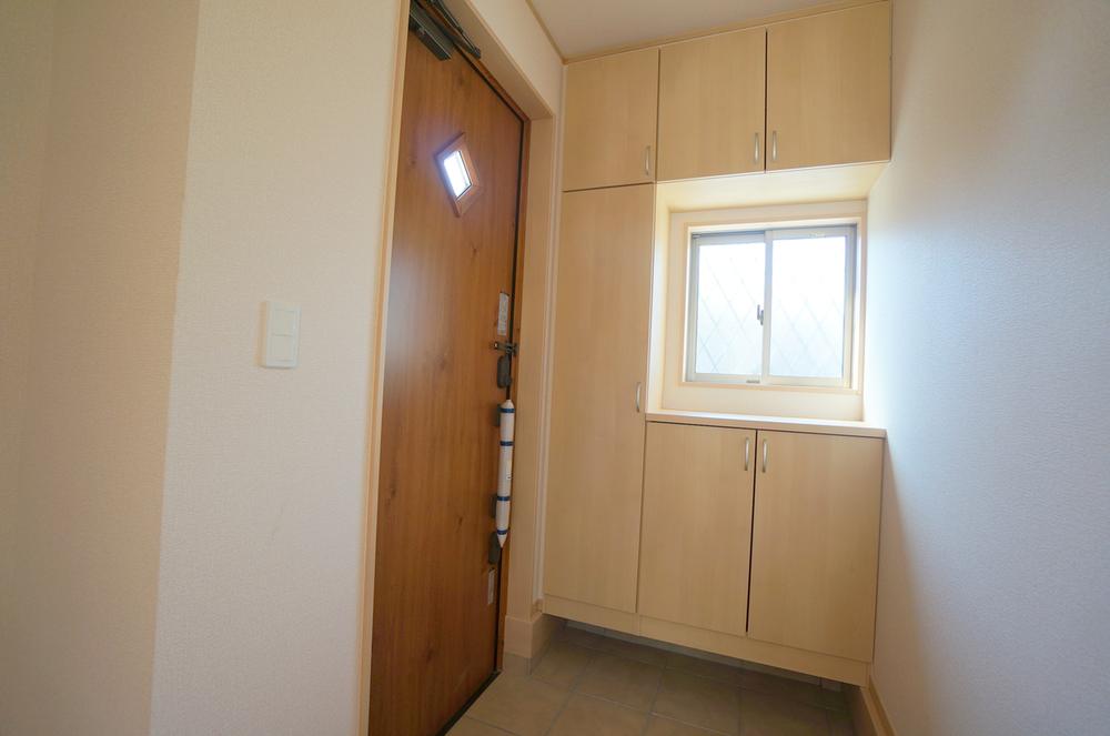 Entrance. 1 Building entrance