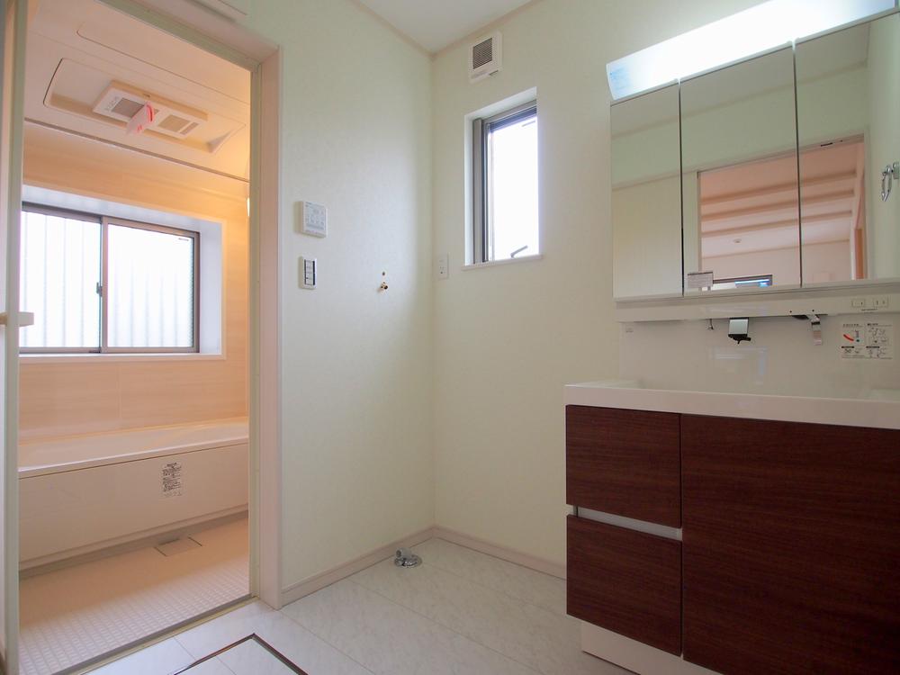 Same specifications photo (bathroom). Example of construction