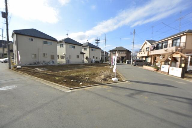 Local photos, including front road. Local (January 2014) Shooting