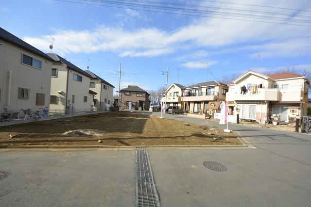 Local photos, including front road. Local (January 2014) Shooting