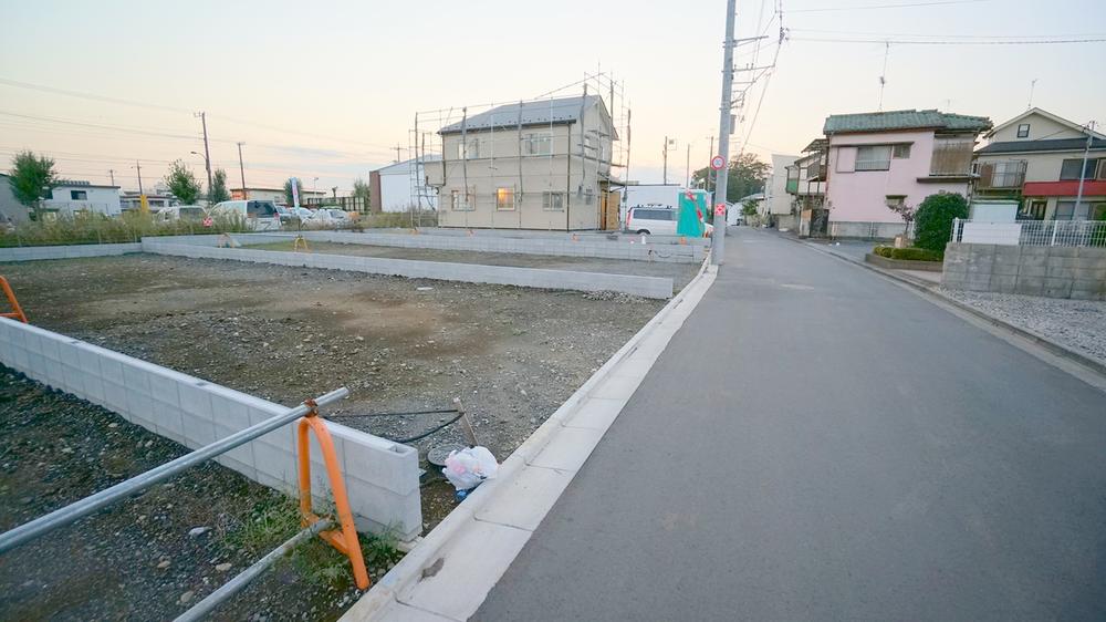 Local photos, including front road. Current state