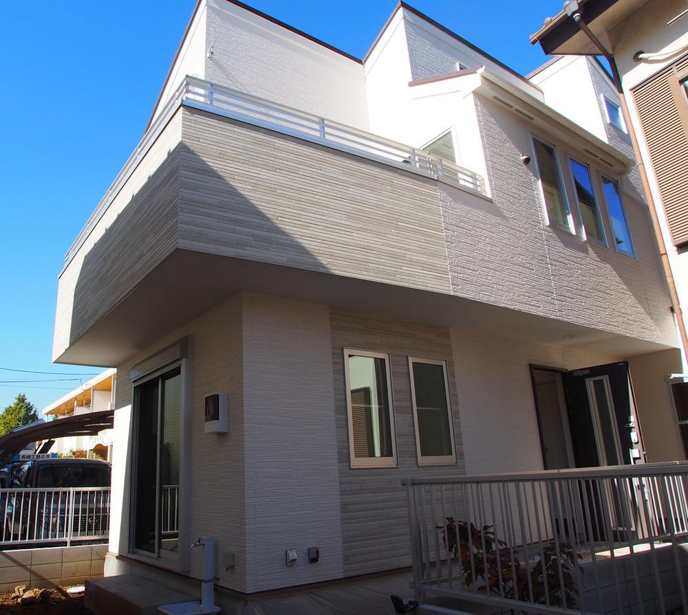 Local appearance photo. Local (12 May 2013) Shooting