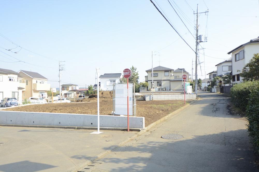 Local photos, including front road. South road Local (11 May 2013) Shooting