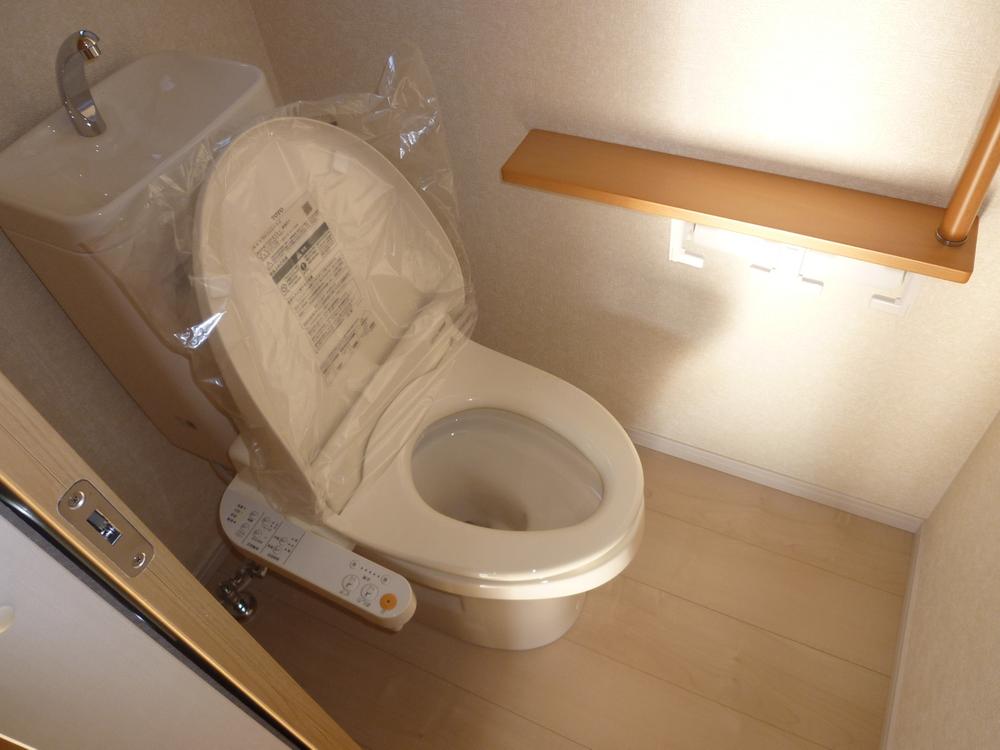 Toilet. Building 2 Toilet (December 2013) Shooting