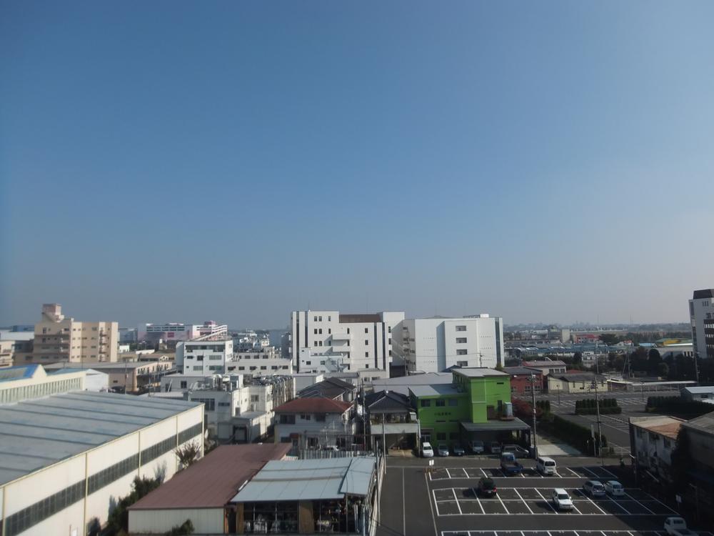 View photos from the dwelling unit. View from the site (December 2013) Shooting