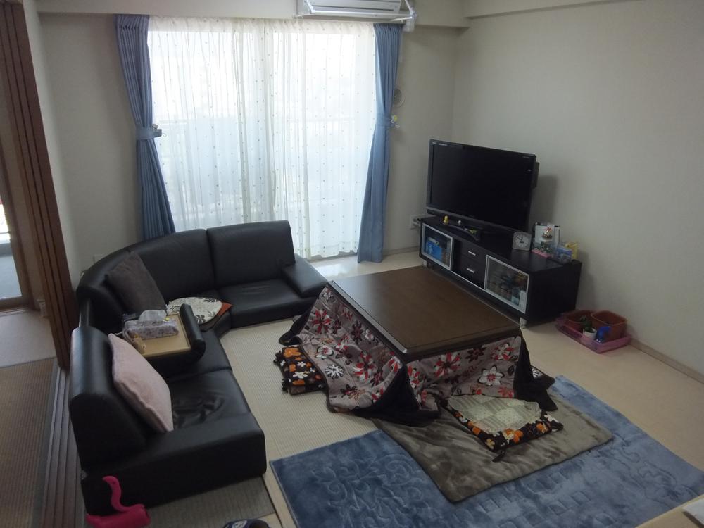 Non-living room. Indoor (12 May 2013) Shooting